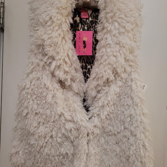 Betsey Johnson Jackets & Blazers - Betsey Johnson Cream Faux Fur Vest with Leopard Print Lining